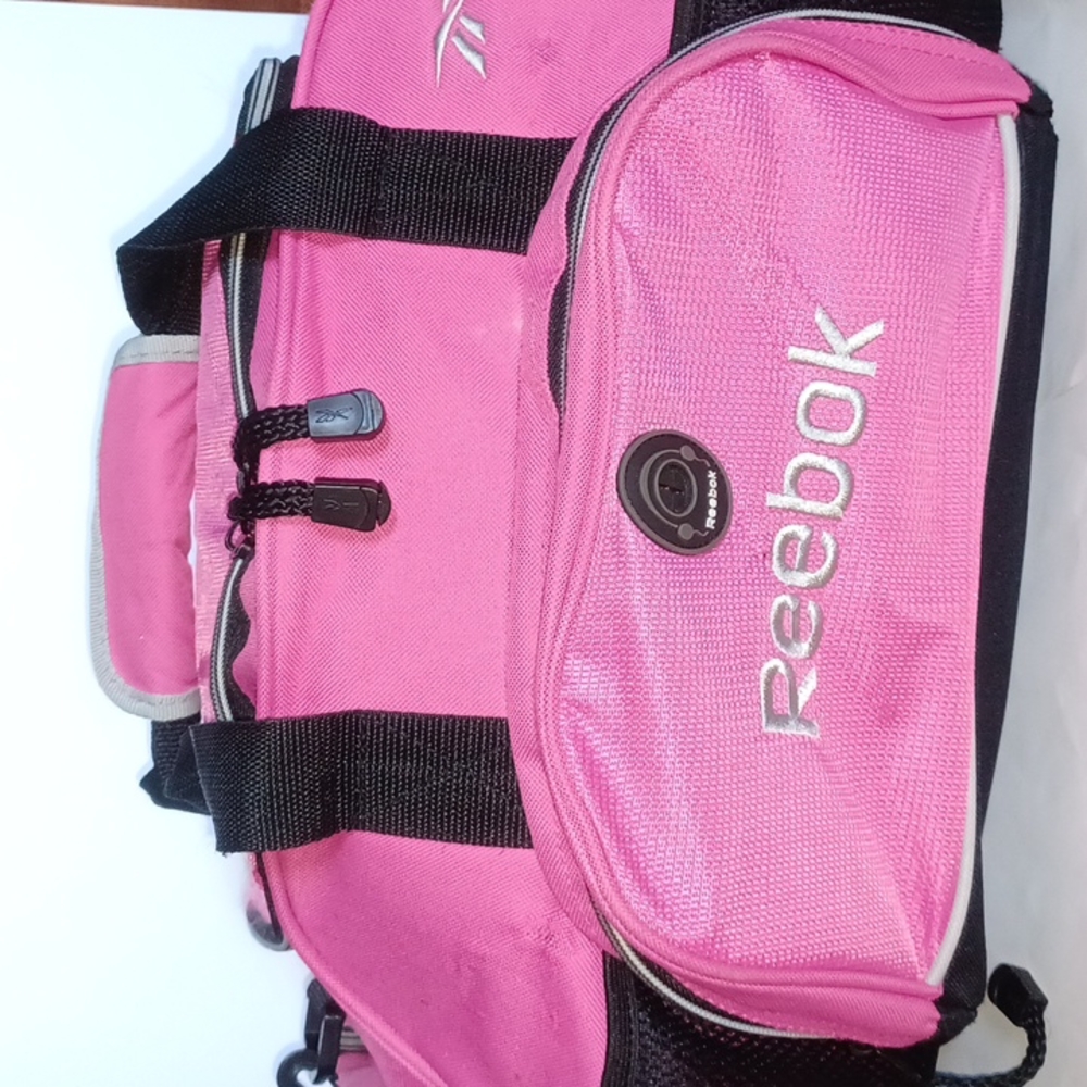 Reebok Pink Gym Bag 18" x 12" x 11" in Gym Duffel with shoe pocket, front pocket